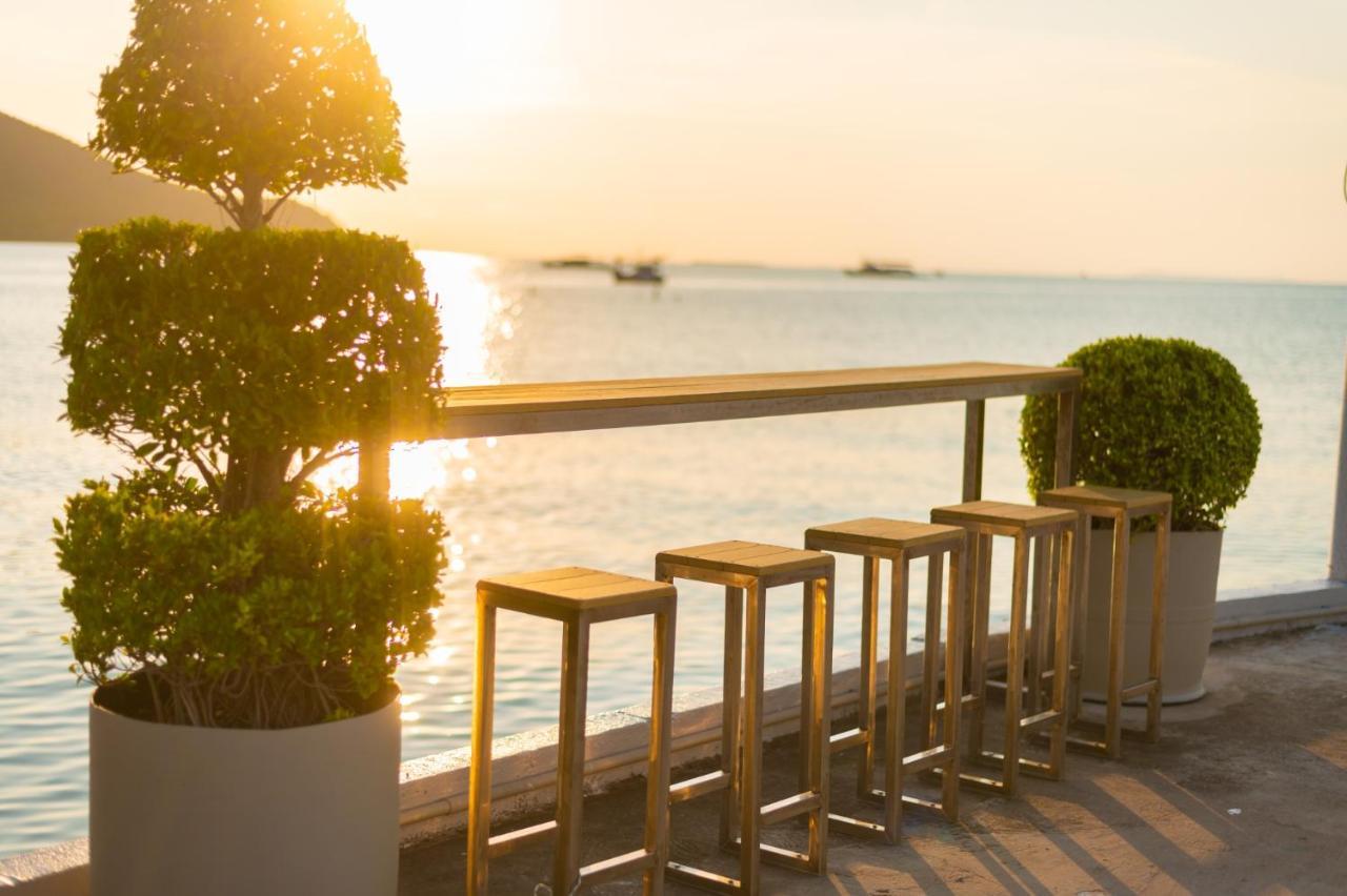 Baan Tah On The Sea Hotel Bang Sare Bagian luar foto