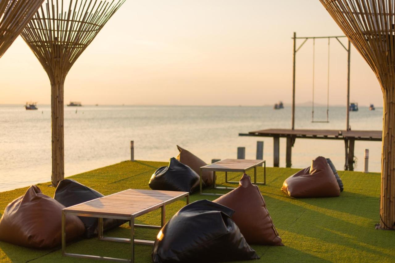 Baan Tah On The Sea Hotel Bang Sare Bagian luar foto