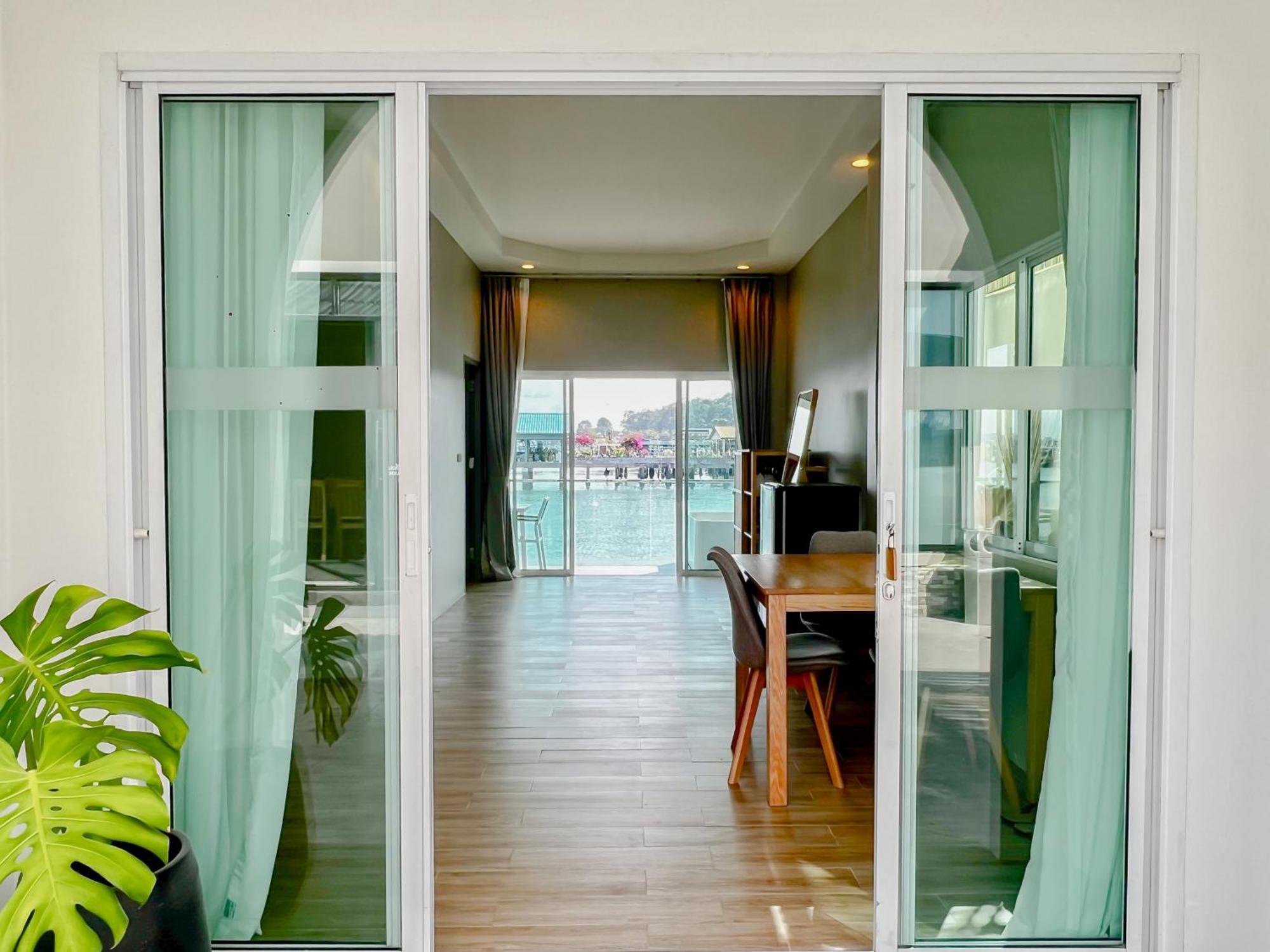 Baan Tah On The Sea Hotel Bang Sare Bagian luar foto